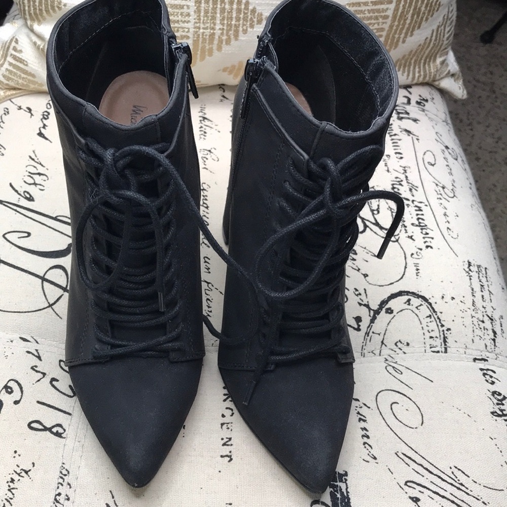 Black ankle boots with (suede&man made combo)